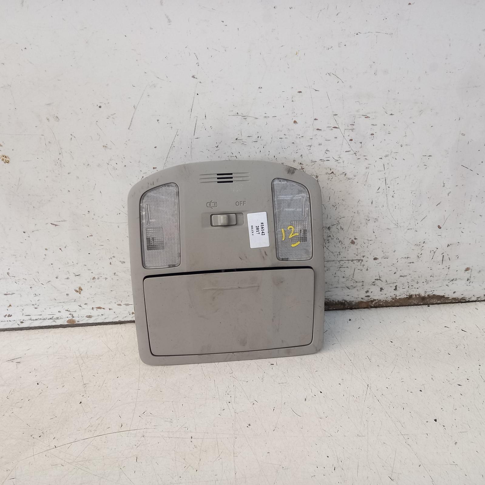 Hilux Courtesy Light 2015-2022 front,w/ sunglass holder type,09/15- 00016142 #424414