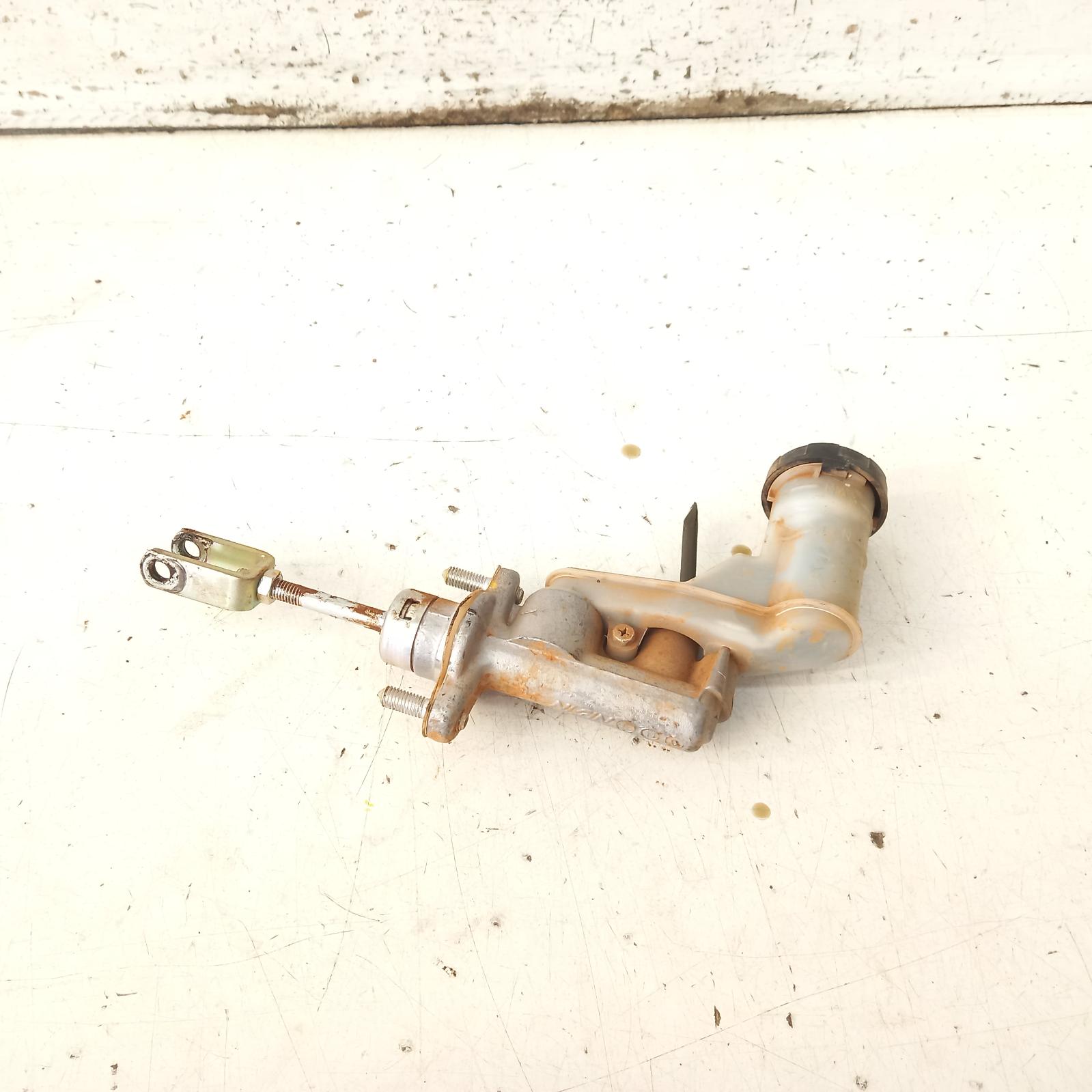 425419, Used clutch master cylinder for 2011 dmax 10/0805/12