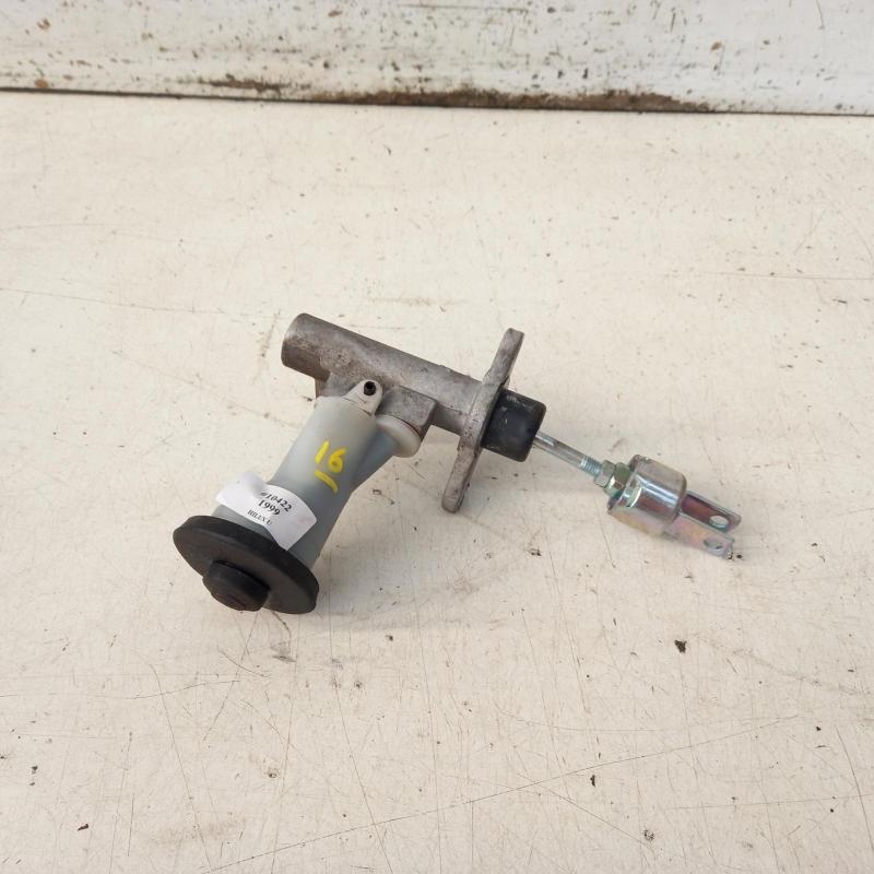 clutch master cylinder