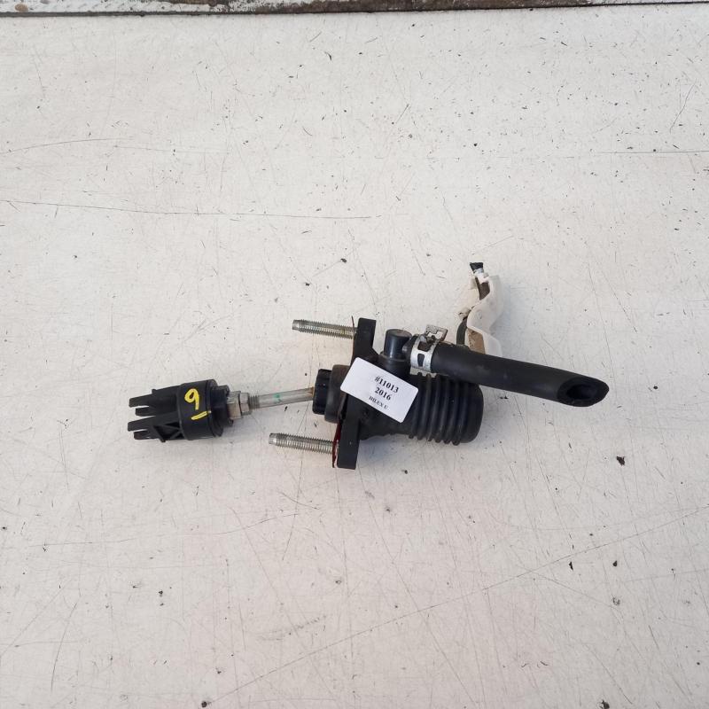 clutch master cylinder