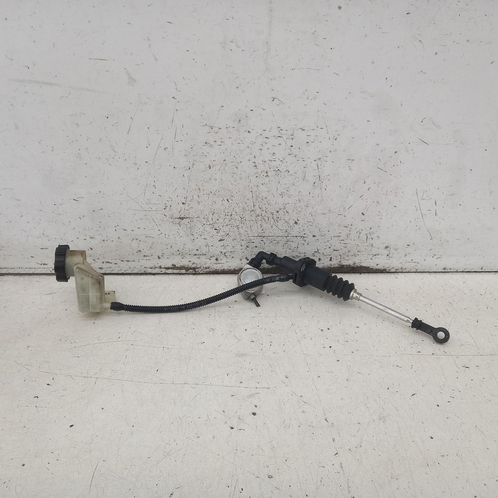 430024, Used clutch master cylinder for 2013 captiva cg series 2 03/