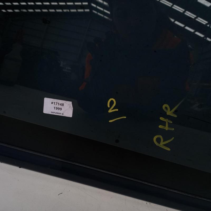 side glass rear right