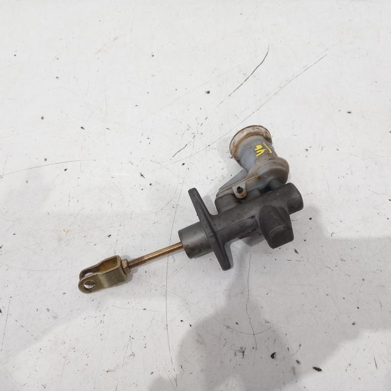 clutch master cylinder