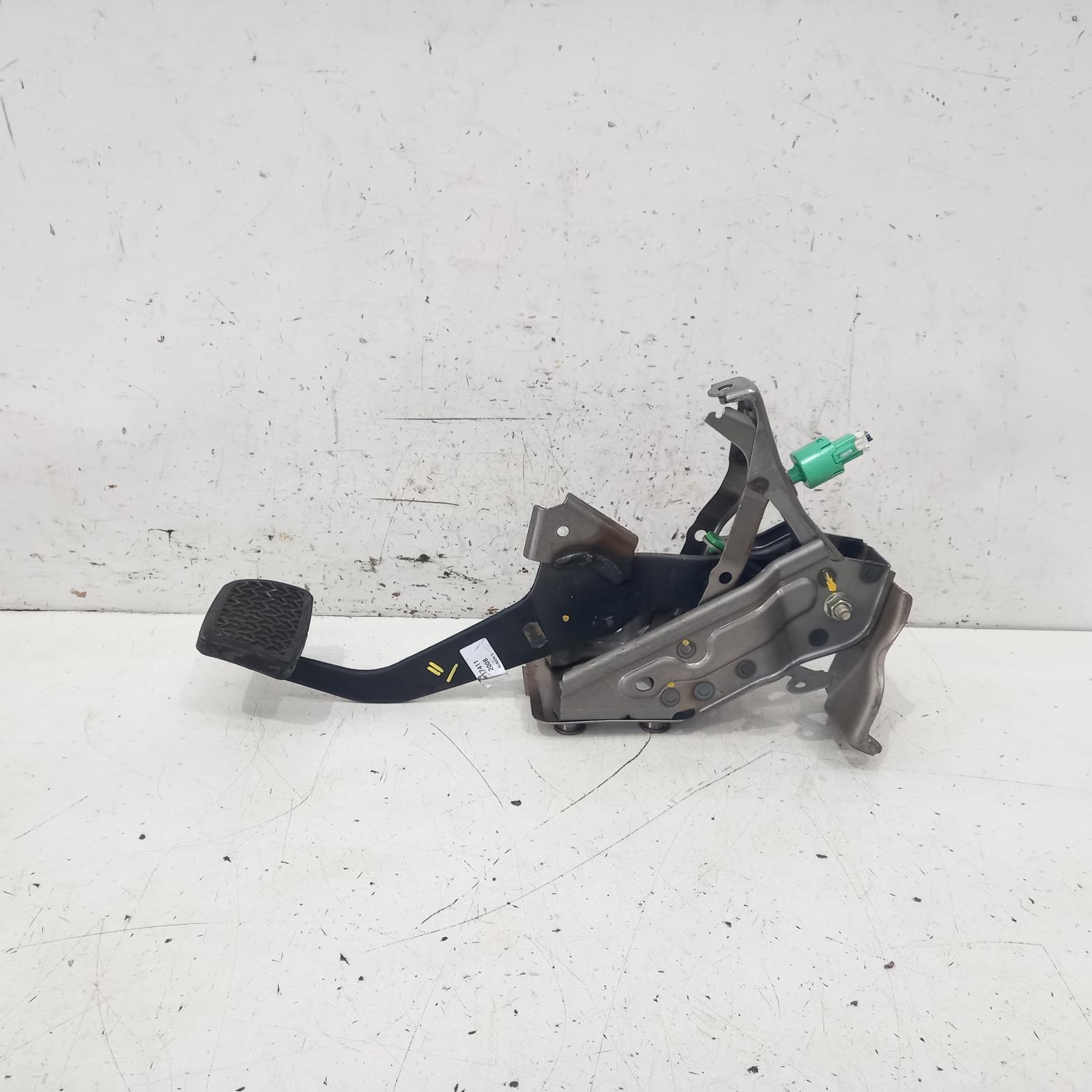 Aurion Pedal Assembly 2006-2012 gsv40r,brake pedal only,10/06-03/12 00017411 #450351