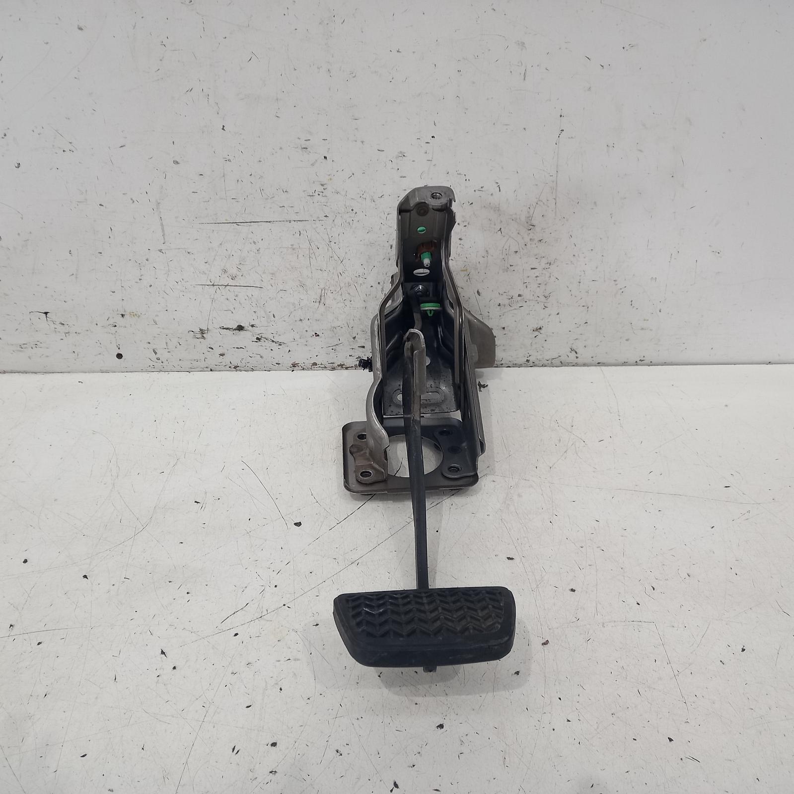 Aurion Pedal Assembly 2006-2012 gsv40r,brake pedal only,10/06-03/12 00017411 #450351