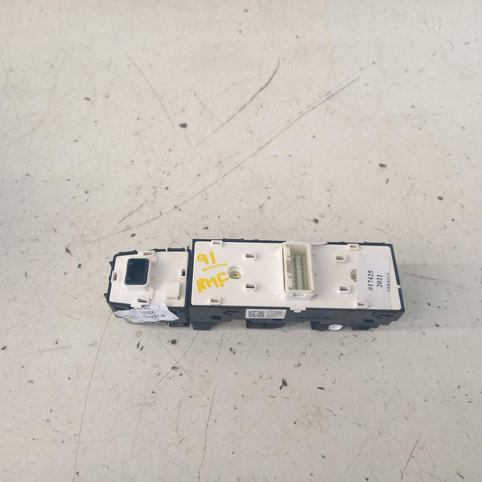 Cerato Power Door Window Switch 2018-2022 rh front (master switch),bd,sedan/hatch,04/18- 00017425 #452664