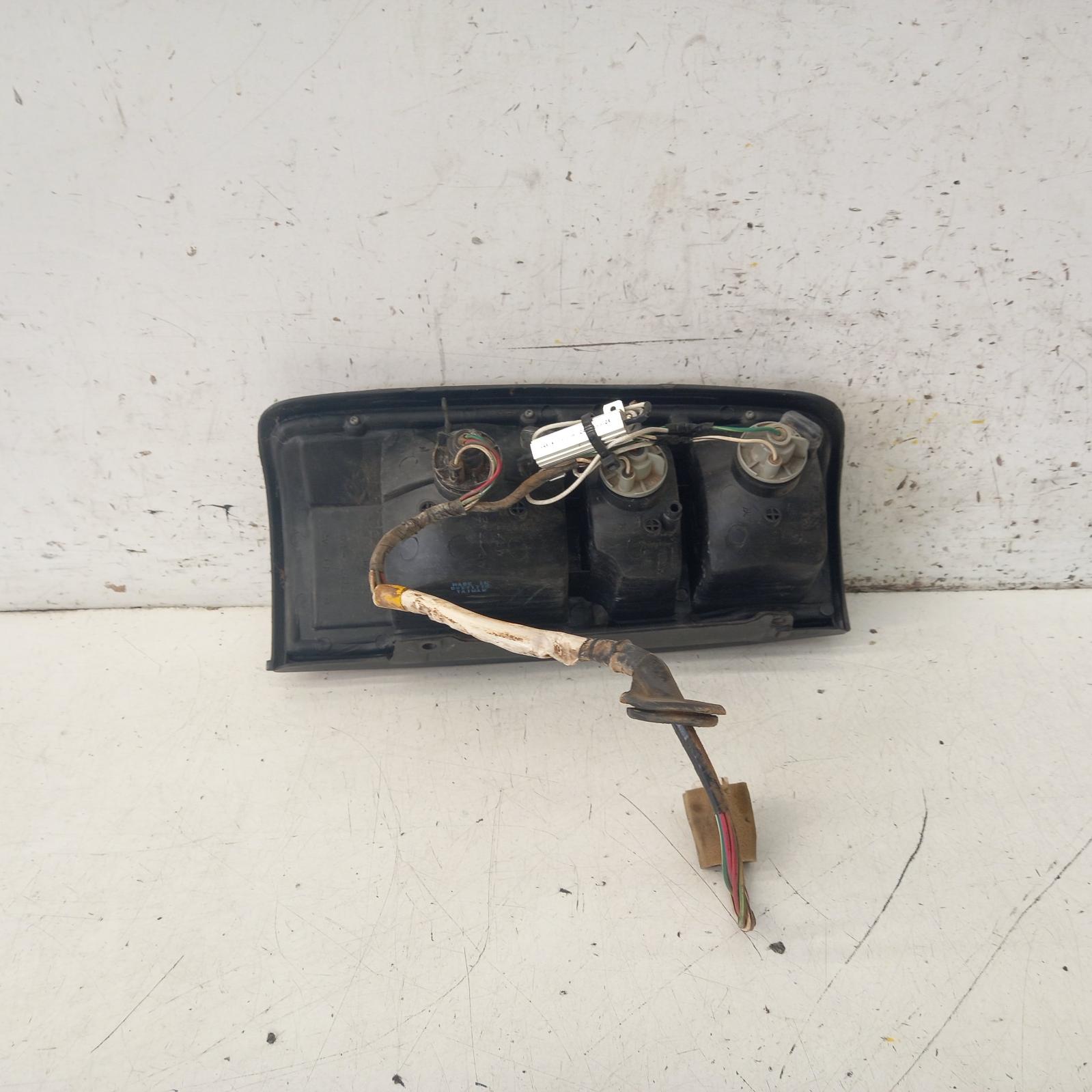 Landcruiser Taillight Right 1990-1998 80 series 05/90-03/98 00017430 #452750