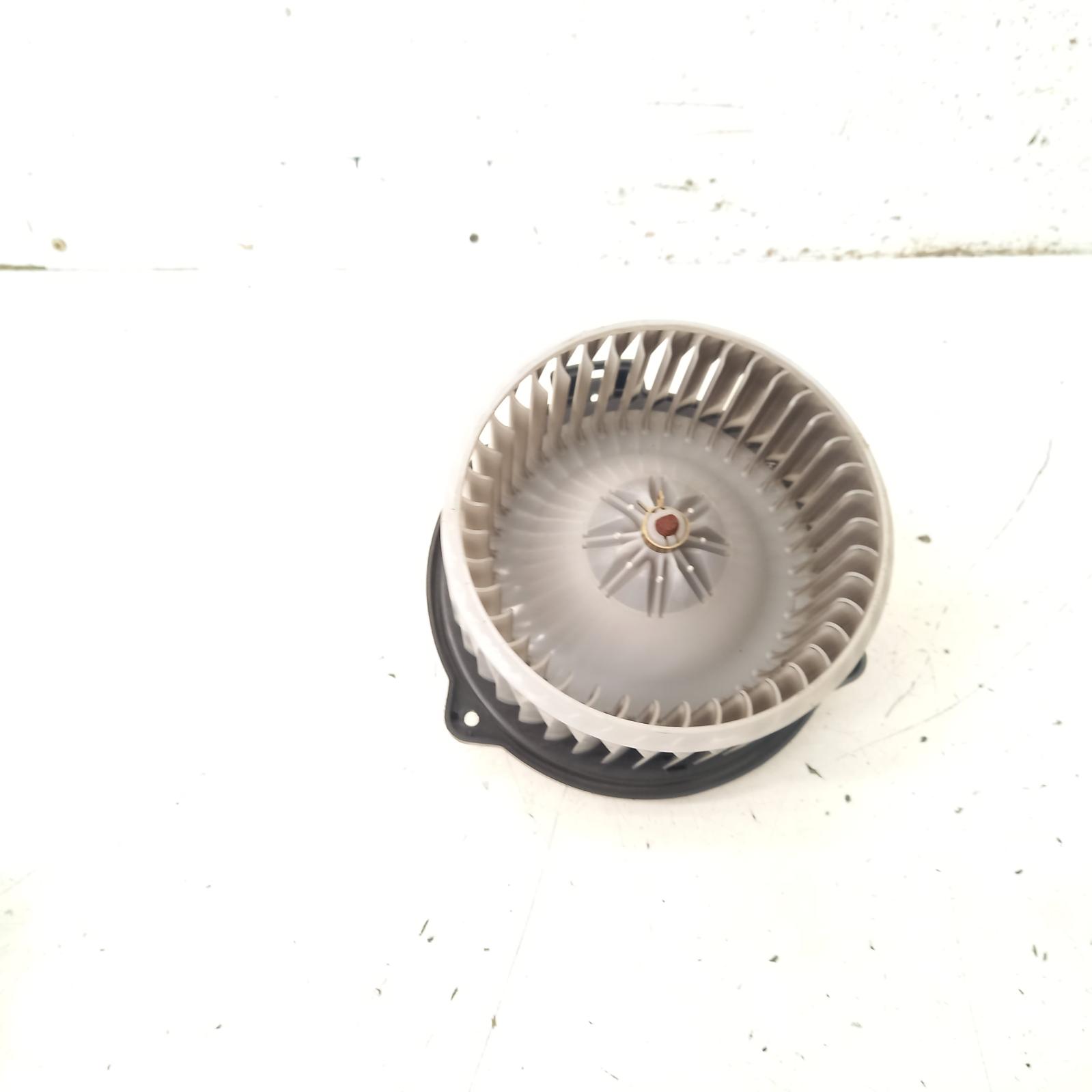 Front Heater Blower Motor With Fan Cage For Lexus RX330/RX350/RX400h & Toyota Sienna