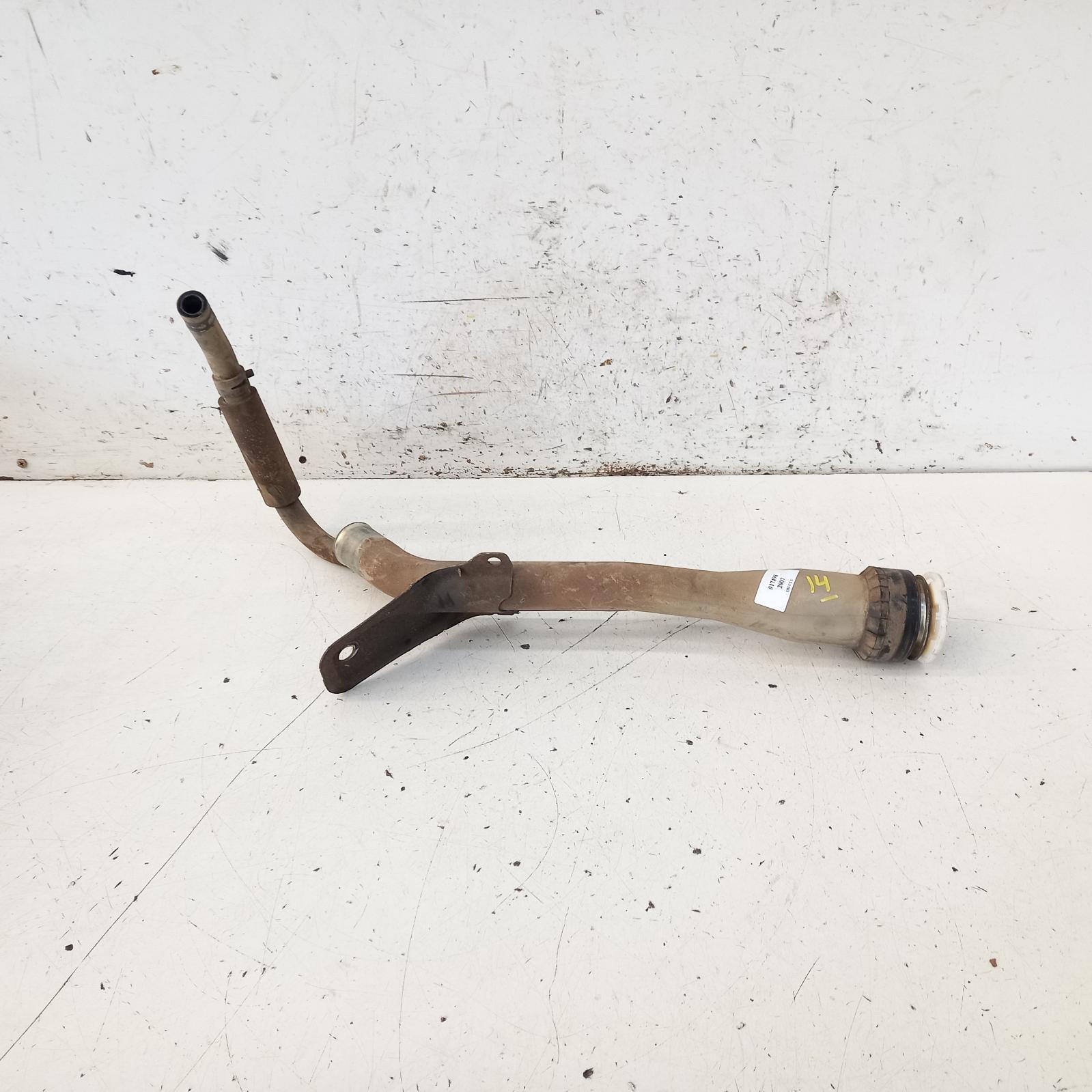 454971, Used fuel door/filler for 2007 hilux fuel filler pipe, tub