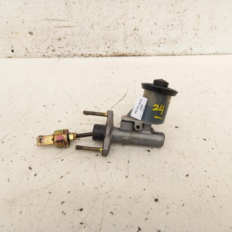 clutch master cylinder