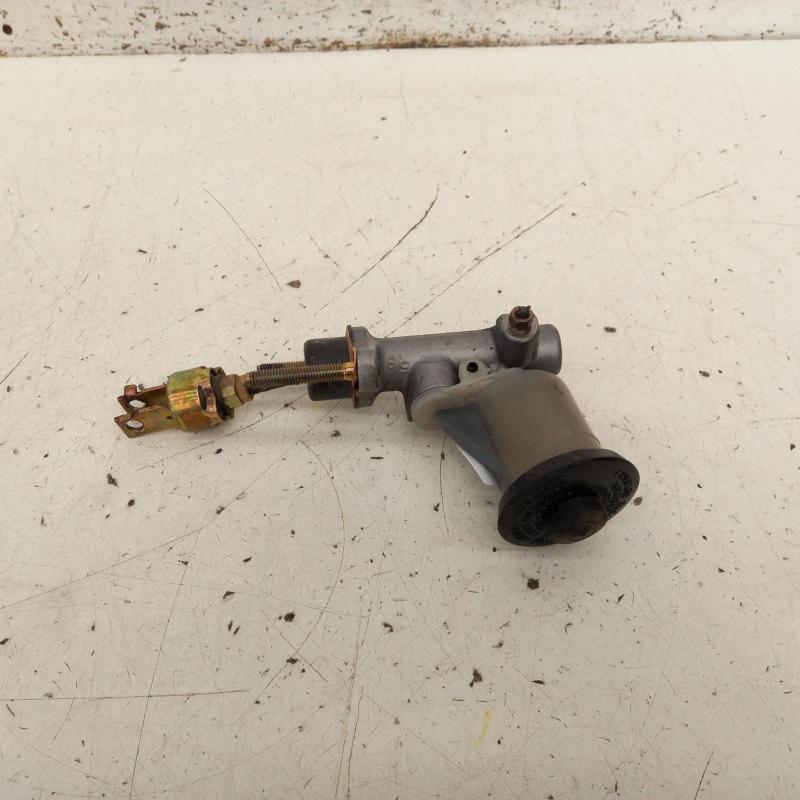 clutch master cylinder