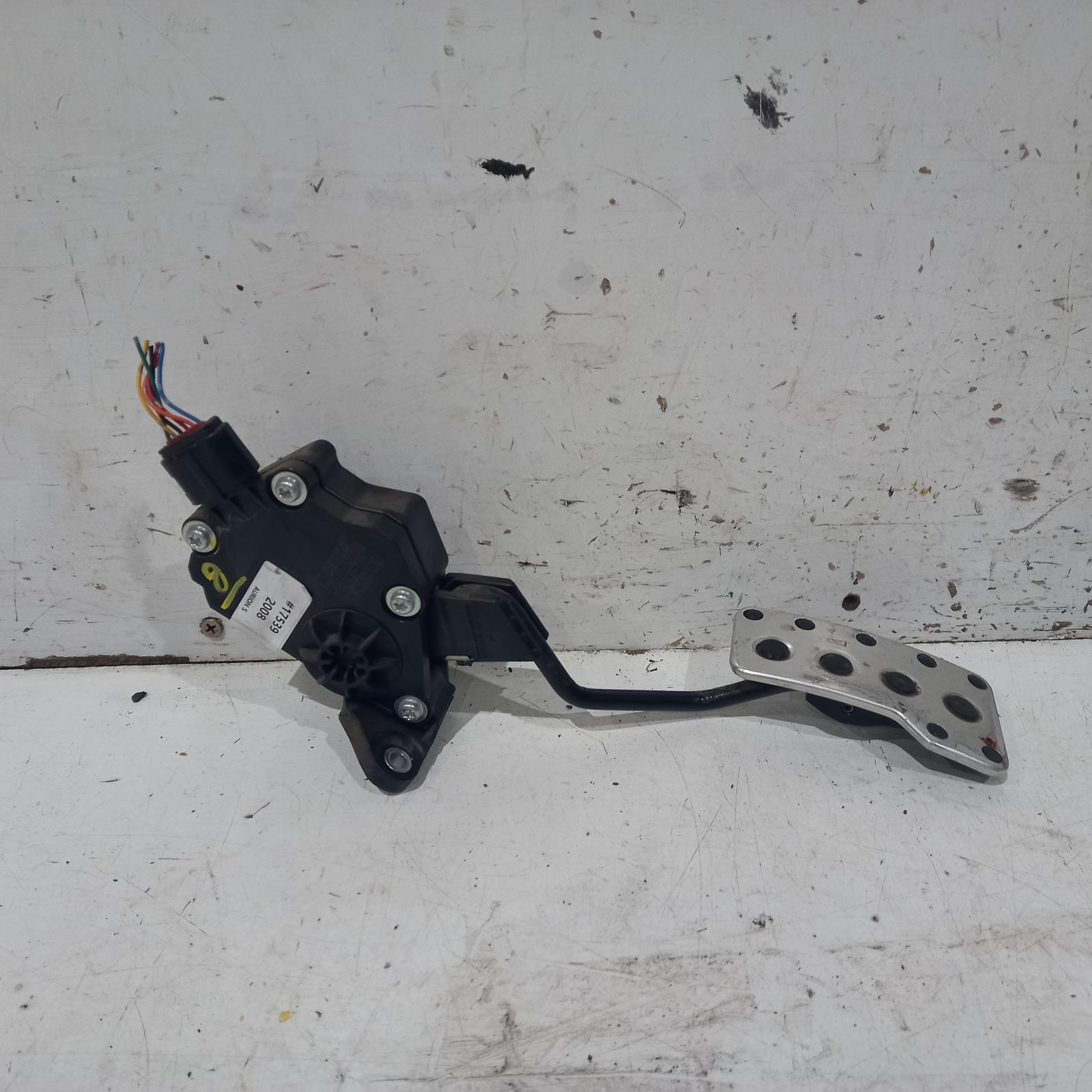 Aurion Pedal Assembly 2006-2012 gsv40r,accelerator pedal only,10/06-03/12 00017539 #459118