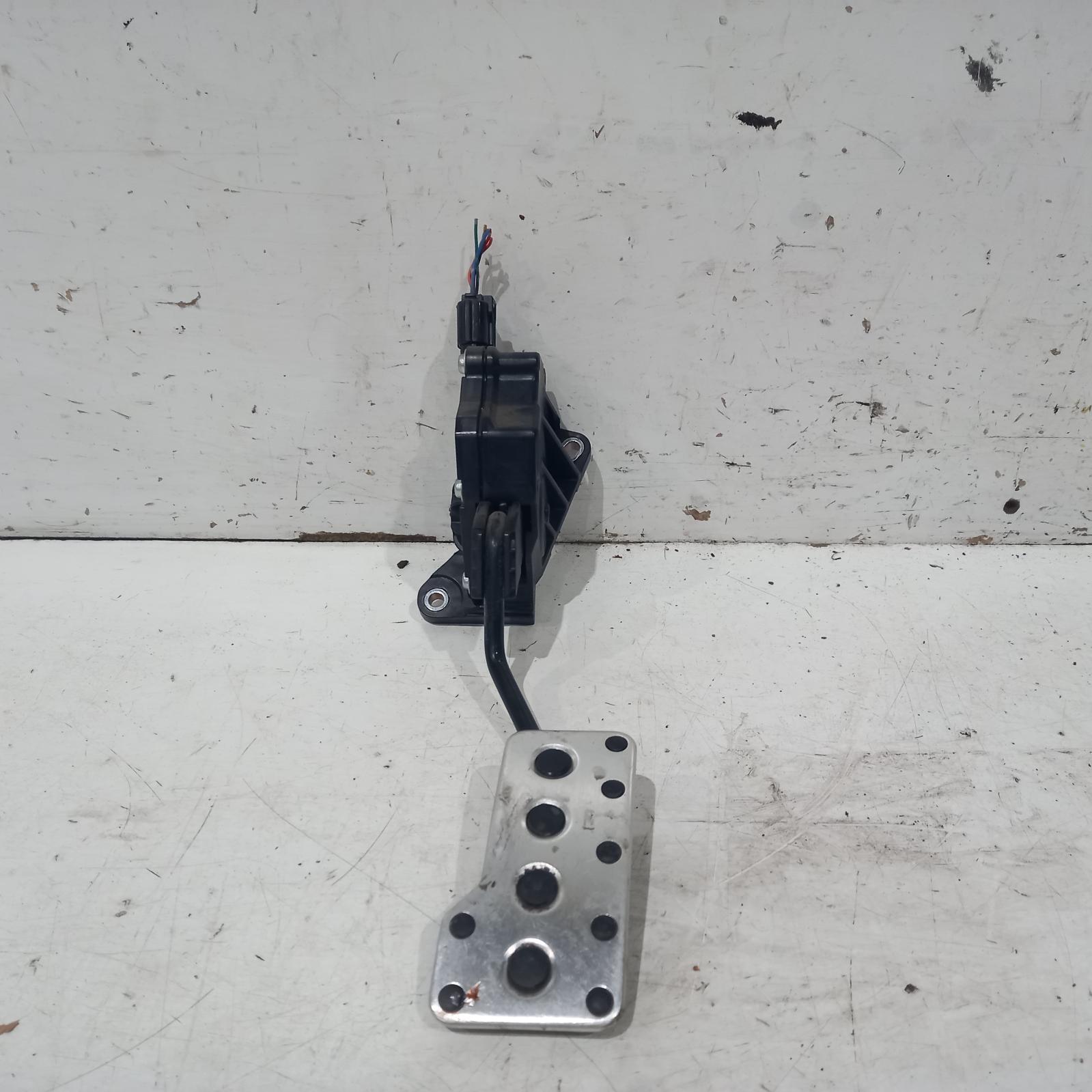Aurion Pedal Assembly 2006-2012 gsv40r,accelerator pedal only,10/06-03/12 00017539 #459118