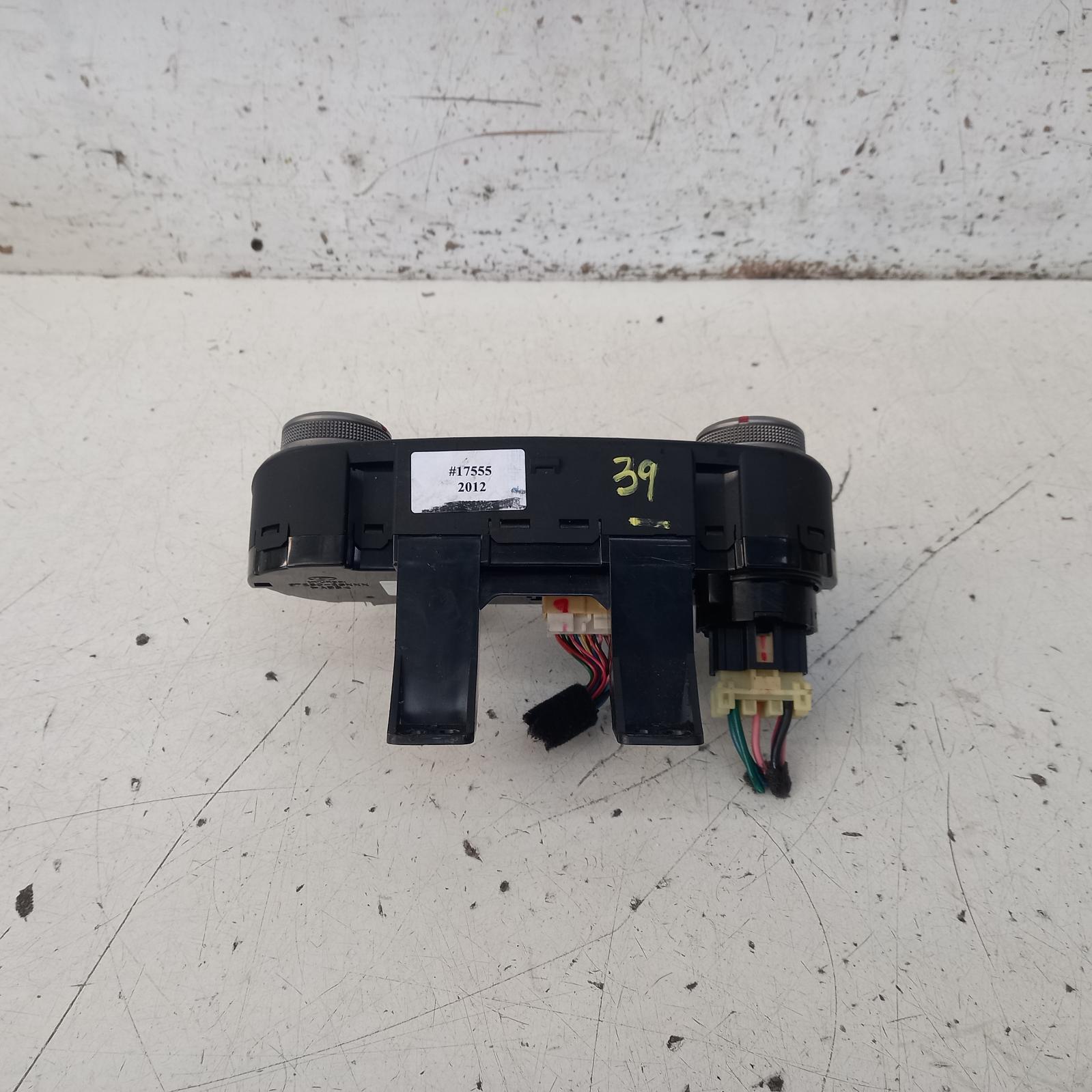 Ix35 Heater/aircon Controls 2009-2016 lm series,standard type (2 buttons on top),11/09-09/13 00017555 #459856