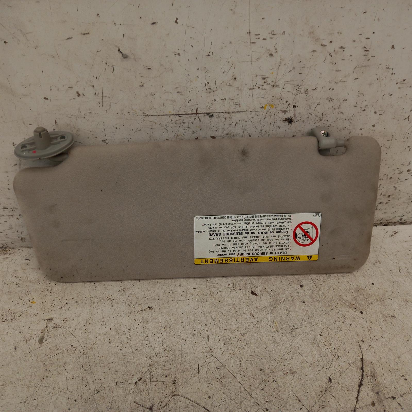 Hilux Sunvisor 2005-2015 rh side,02/05-08/15 00017729 #463685