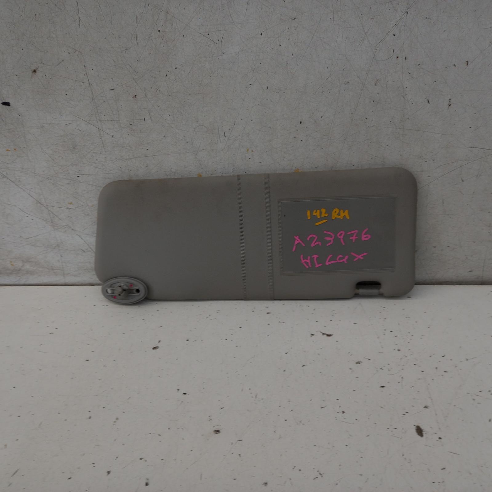 Hilux Sunvisor 2005-2015 rh side,02/05-08/15 partwh #465651