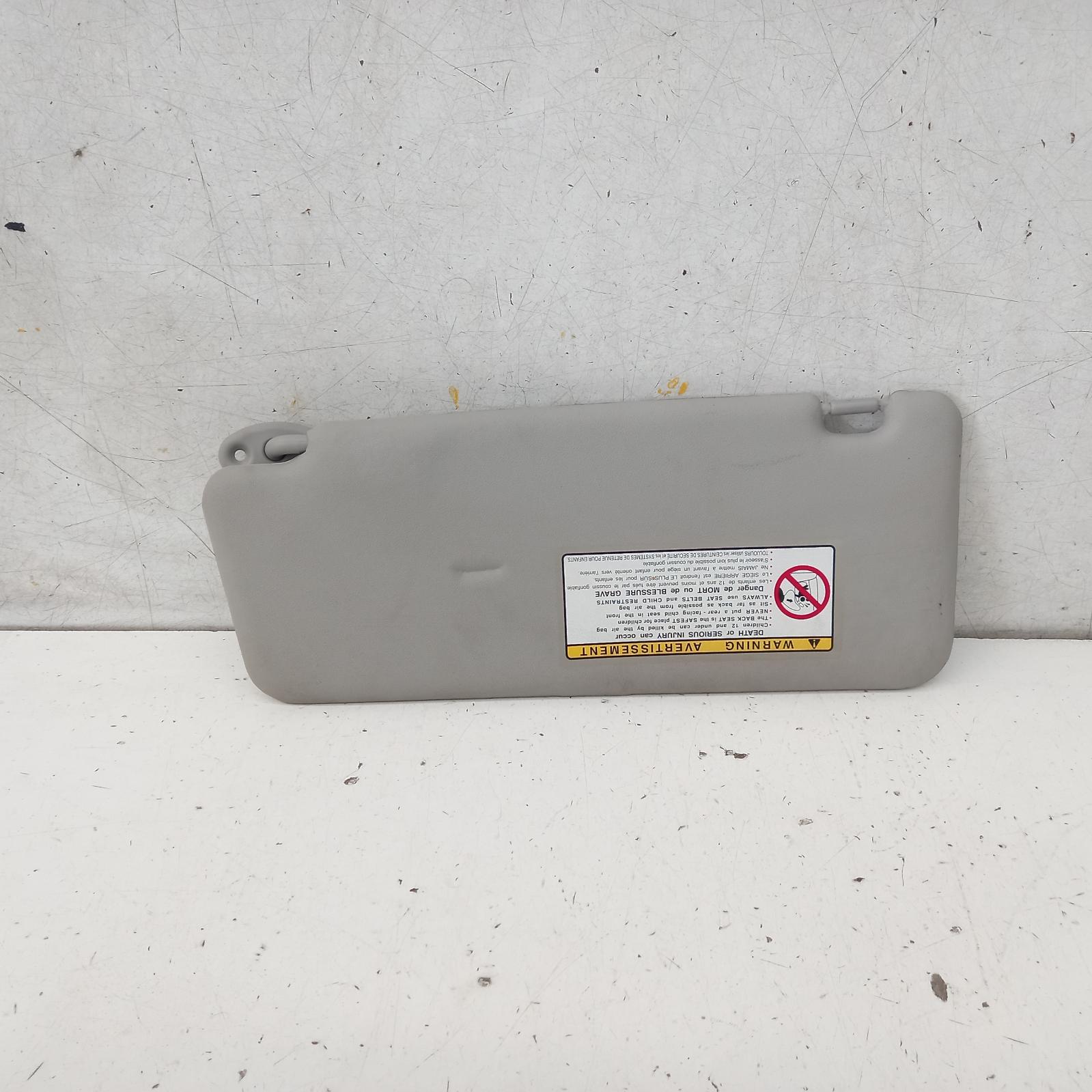 Hilux Sunvisor 2005-2015 rh side,02/05-08/15 partwh #465651