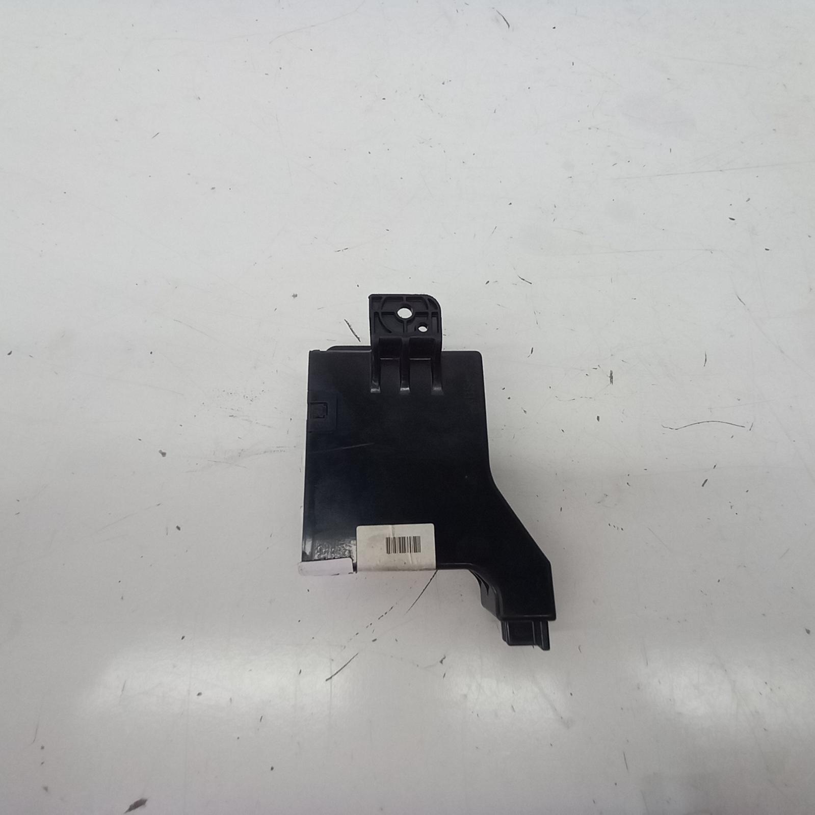 Hilux Miscellaneous Switch Relay 2005-2015 a/c amplifier,non climate control type,p/n 886500k010 (heater box mounted),02/05-08/15 00017818 #468432
