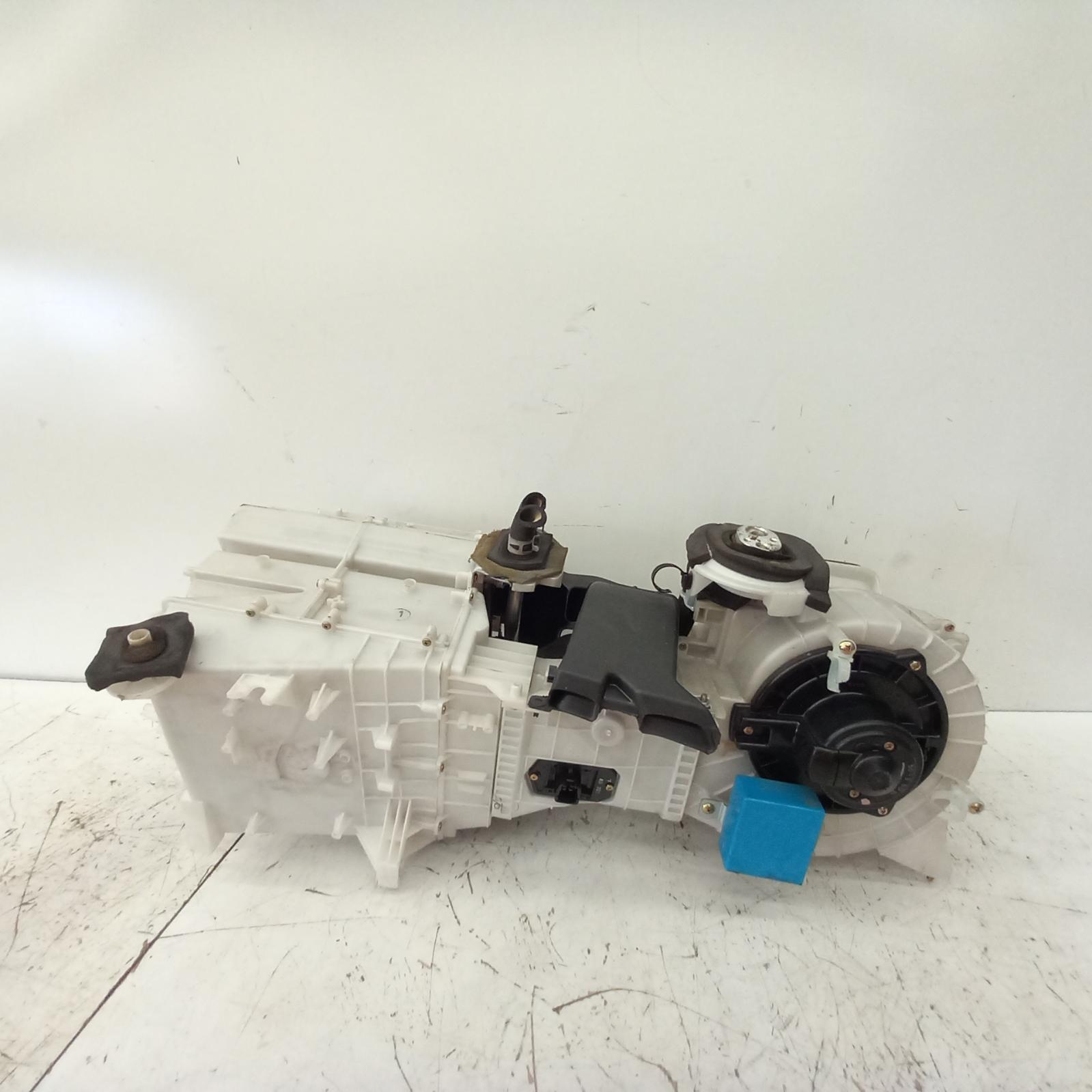 Pajero Heater Core/box 2000-2002 nm,standard type,05/00-10/02 00017689 #470474