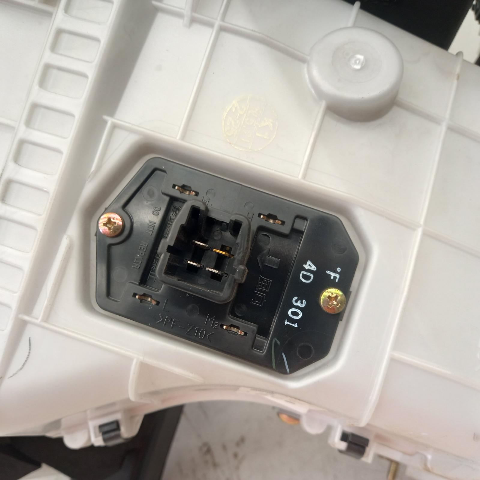 Pajero Heater Core/box 2000-2002 nm,standard type,05/00-10/02 00017689 #470474