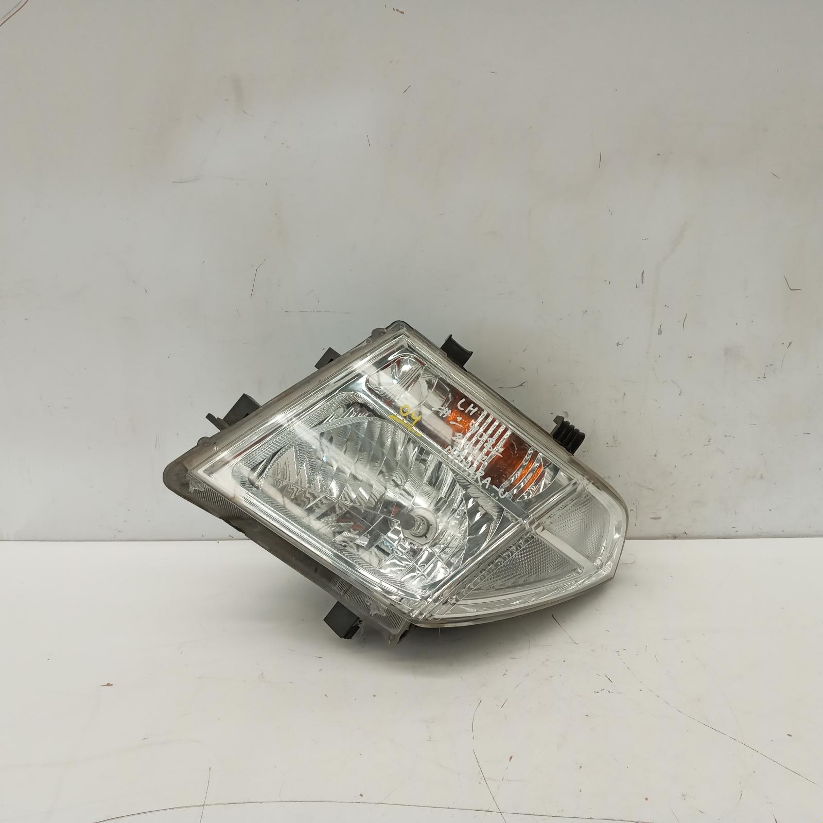 Navara Headlamp Left 2005-2015 d40 (vin mnt),09/05-08/15 00014081 #472817