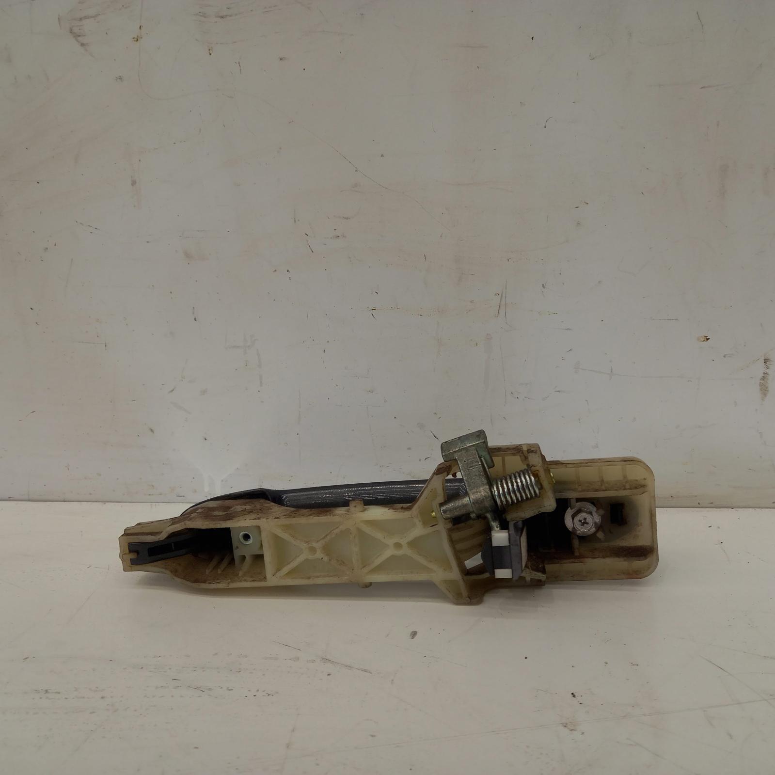 Santa Fe Door Handle 2005-2012 outer,lh rear/rh rear,non-chrome insert type,cm,11/05-06/12 00017977 #474166