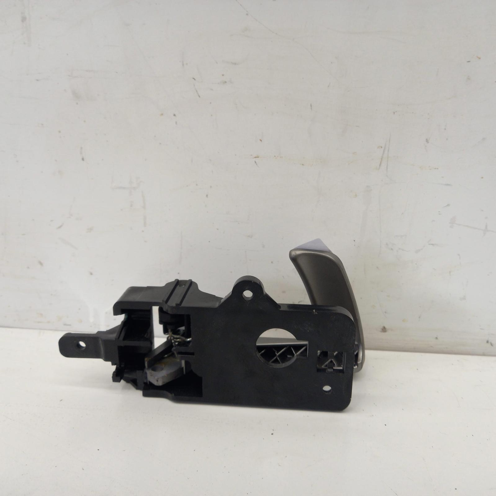 Santa Fe Door Handle 2005-2012 inner,lh front/lh rear,silver,cm,11/05-06/12 00017977 #474169