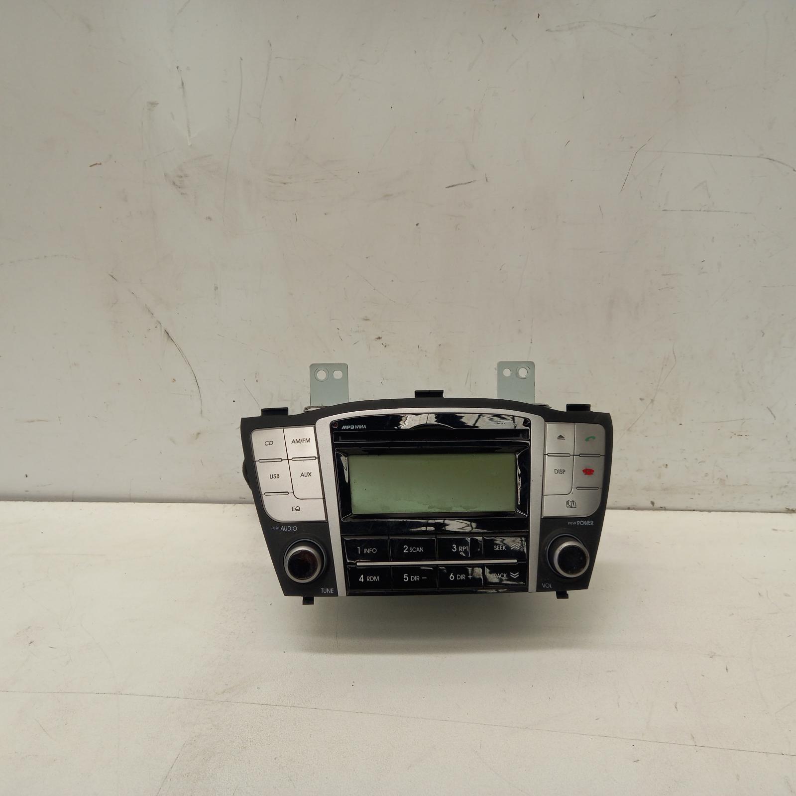 Ix35 Stereo/head Unit 2009-2016 display/head unit,single disc cd player w/ bluetooth lm-01 type,lm series,11/09-01/16 00017964 #476015