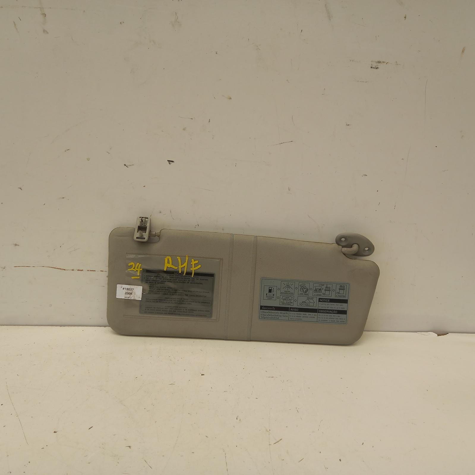 Hilux Sunvisor 2005-2015 rh side,02/05-08/15 00018037 #479979