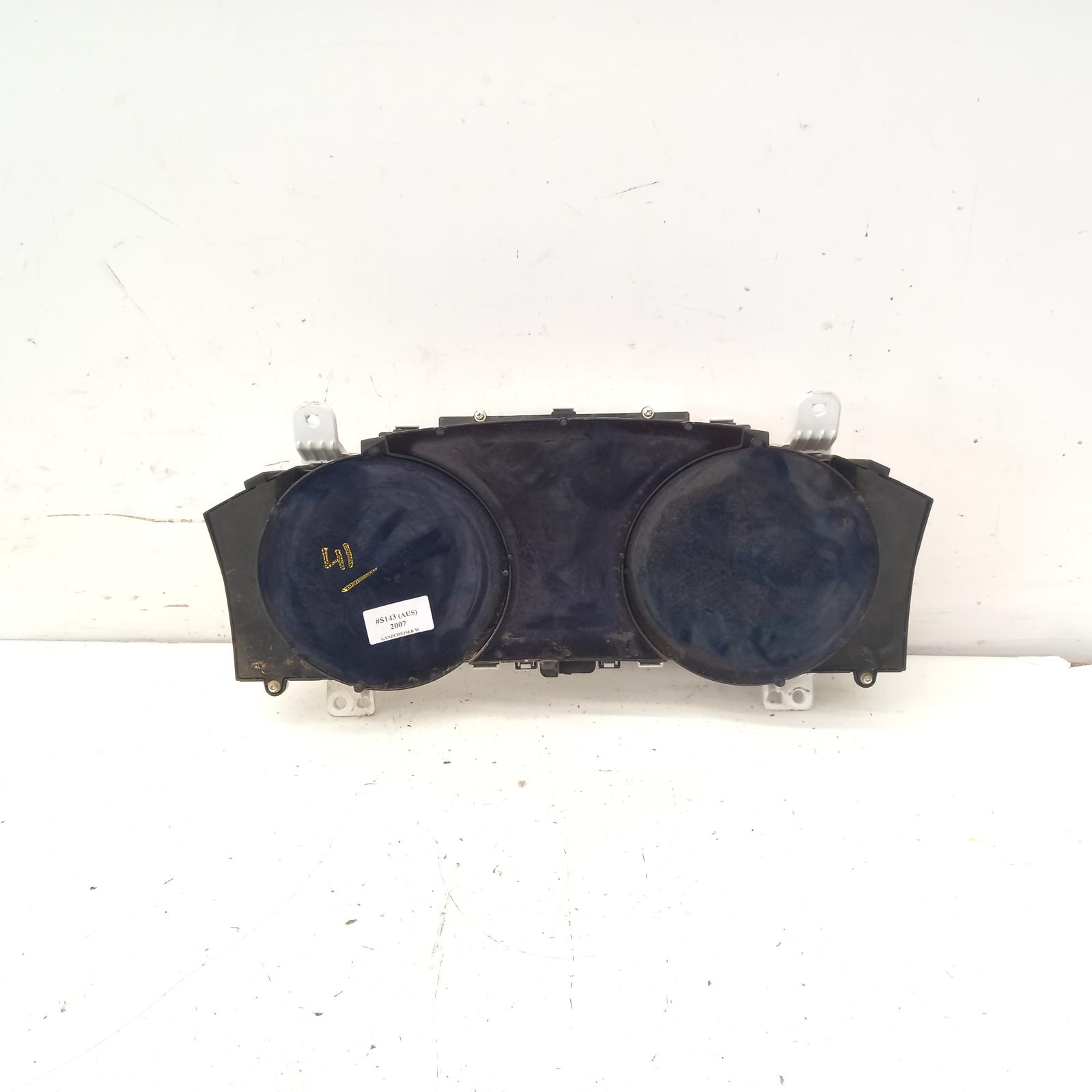 Landcruiser Instrument Cluster 2007-2015 200 series,instrument cluster,diesel,sahara/vx,11/07-07/15 s143 #479786