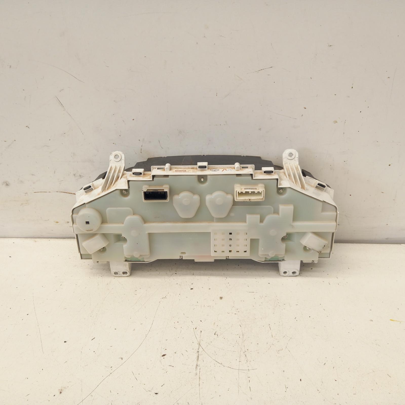 Landcruiser Instrument Cluster 2007-2015 200 series,instrument cluster,diesel,sahara/vx,11/07-07/15 s143 #479786
