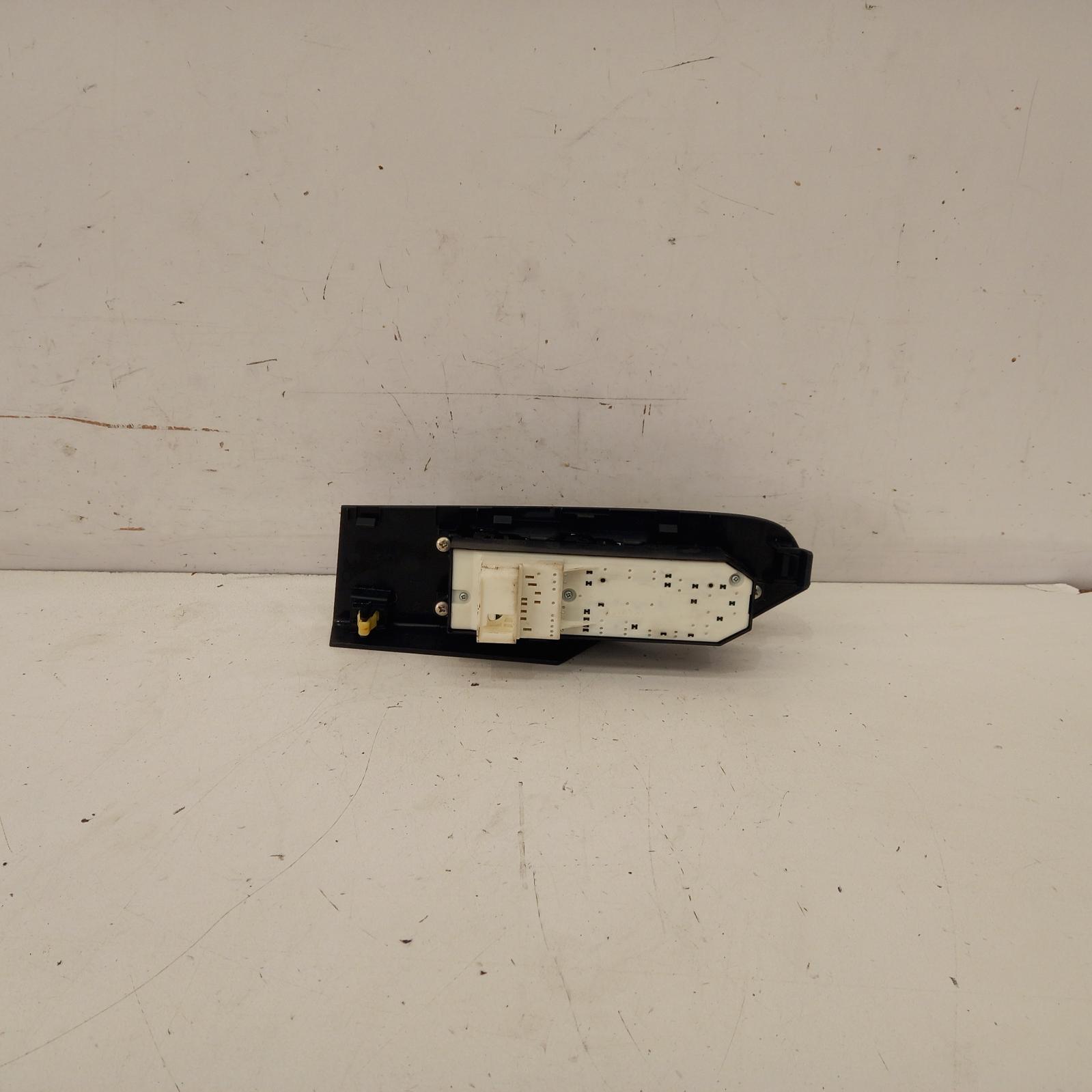Corolla Power Door Window Switch 2015-2018 rh front (master switch),zre182r,hatch,standard,03/15-06/18 00017627 #482104