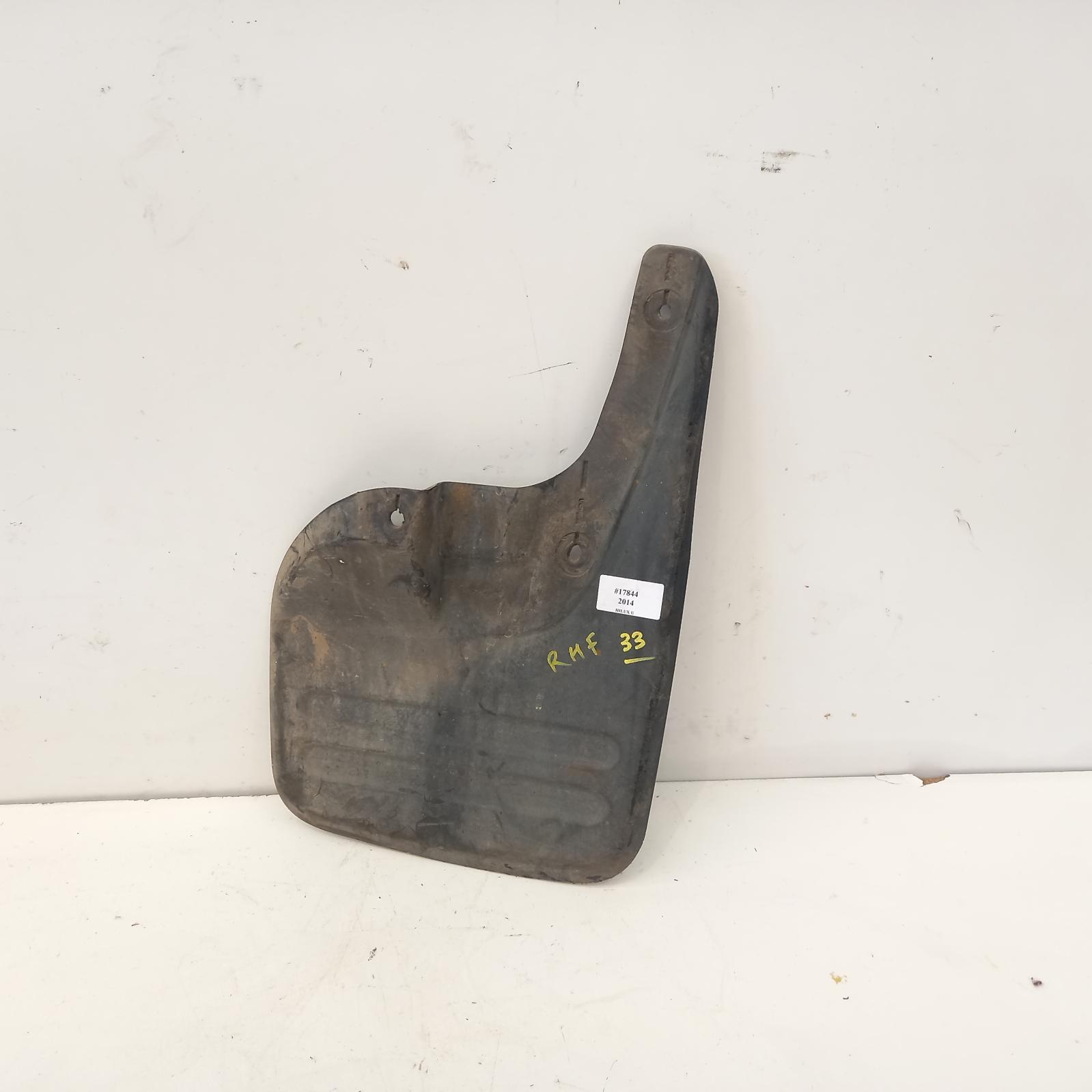 482731, Used mud flaps for 2014 hilux rh front, 2wd, 03/0508/15