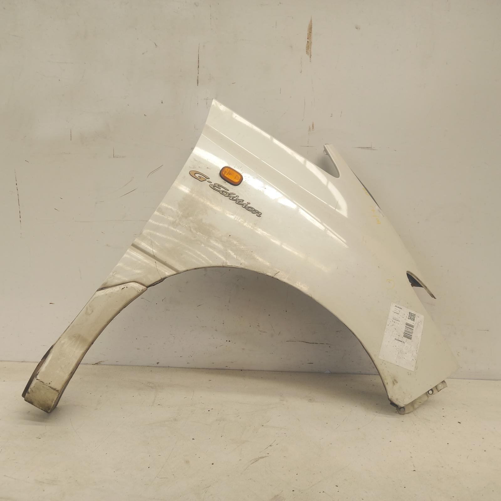 Estima Guard Right 2000-2006 xr30/xr40,aeras type (w/ mould holes),00-06 (import) 00018105 #486079