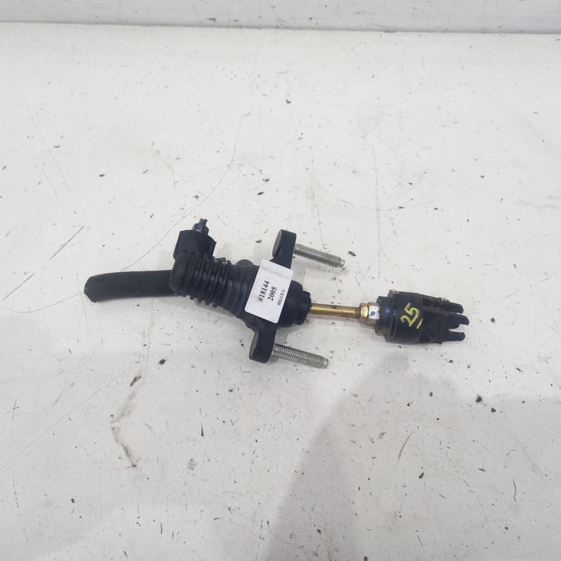 clutch master cylinder