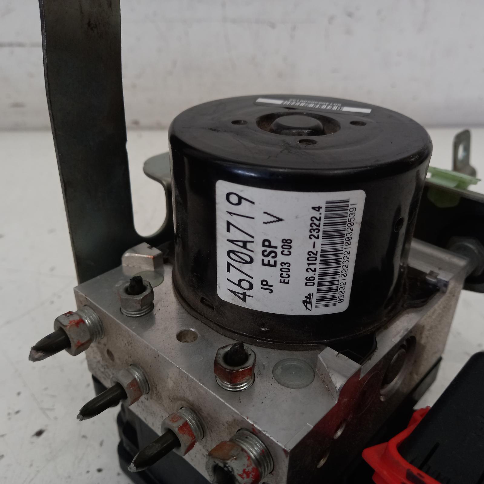 495066, Used abs pump/modulator for 2013 lancer cj, p/n 4670a719, 07/