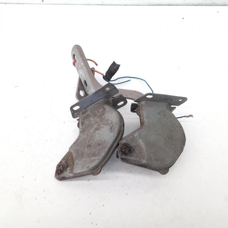bonnet hinge/strut