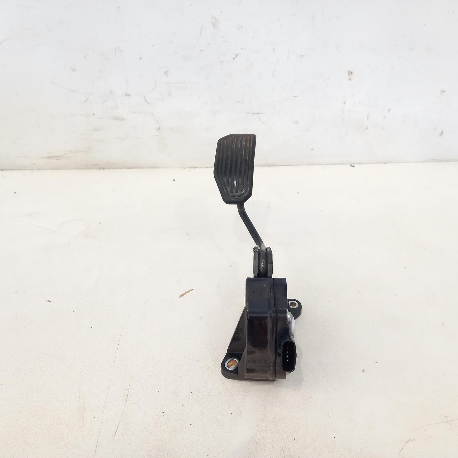 Aurion Pedal Assembly 2006-2012 gsv40r,accelerator pedal only,10/06-03/12 00018257 #506026