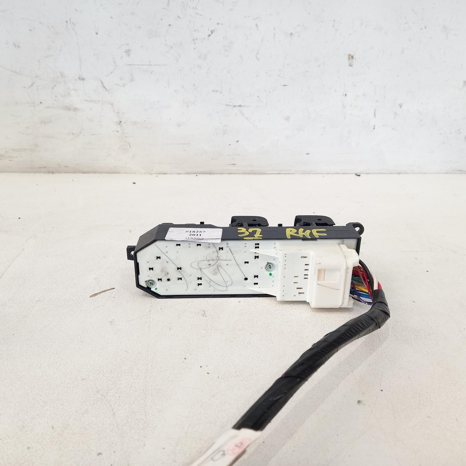 Aurion Power Door Window Switch 2006-2012 rh front (master switch),gsv40r,10/06-03/12 00018257 #506028