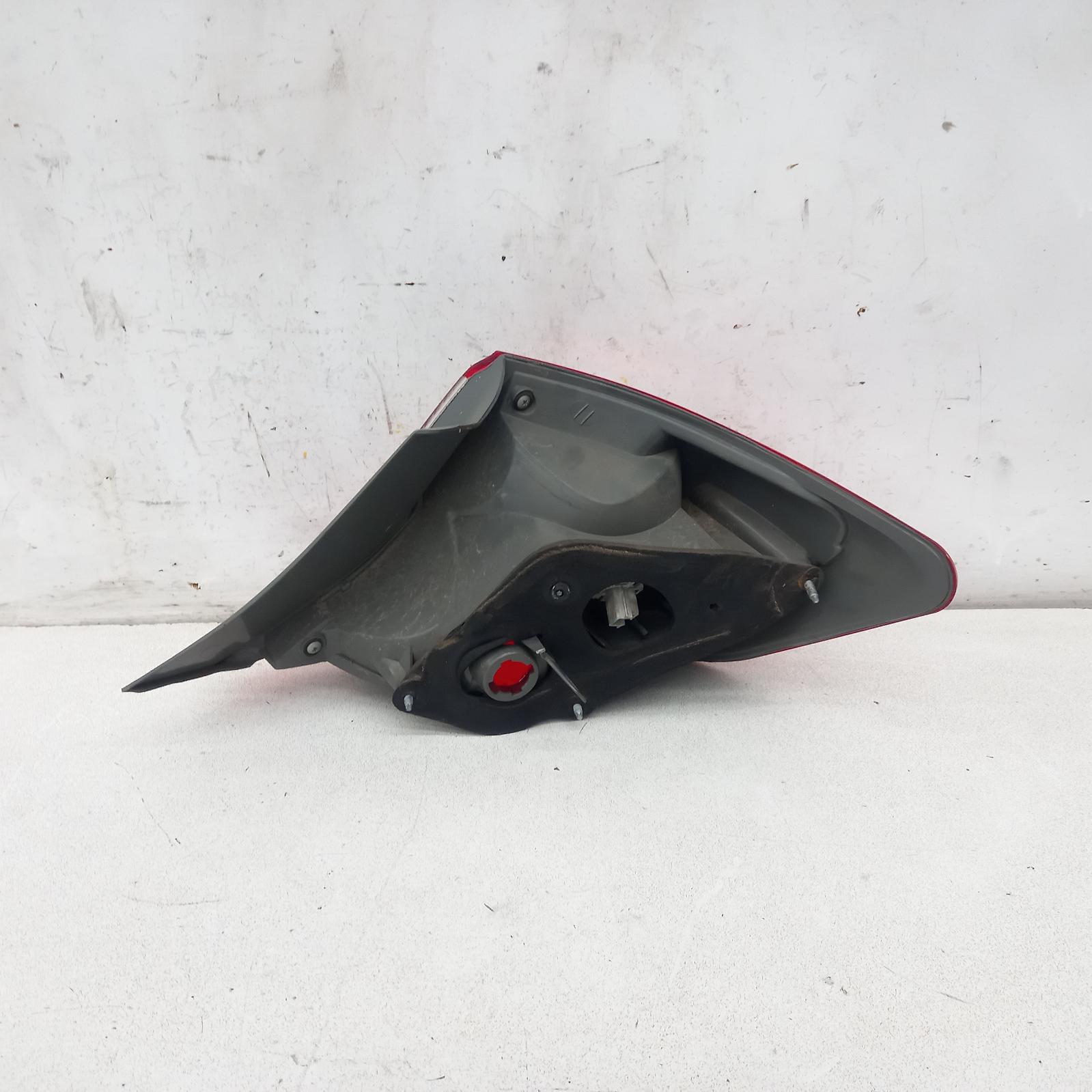 Camry Taillight Left 2011-2015 asv50,12/11-03/15 00018270 #513678