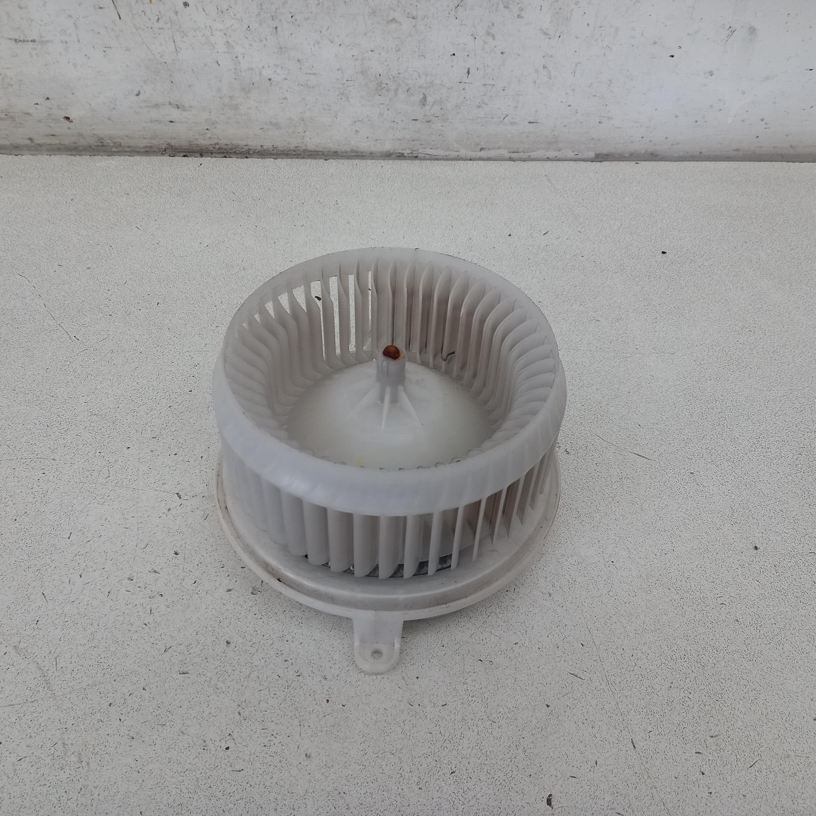 Is250/is250c Heater Fan/motor 2005-2014 is250/is250c/is350/is f,gse20r/gse21r/use20r,11/05-12/14 s213 #515278