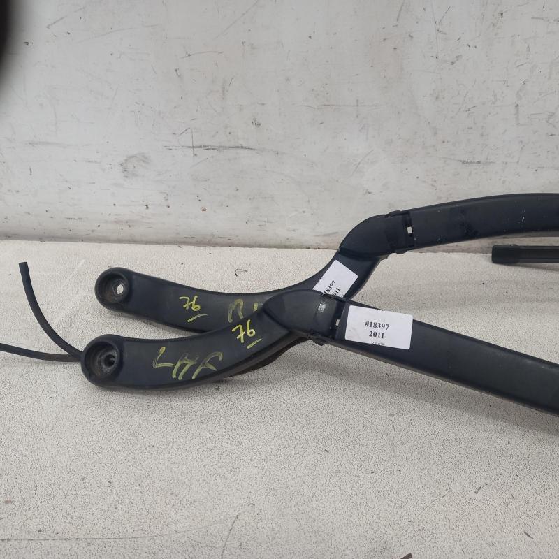 wiper arm