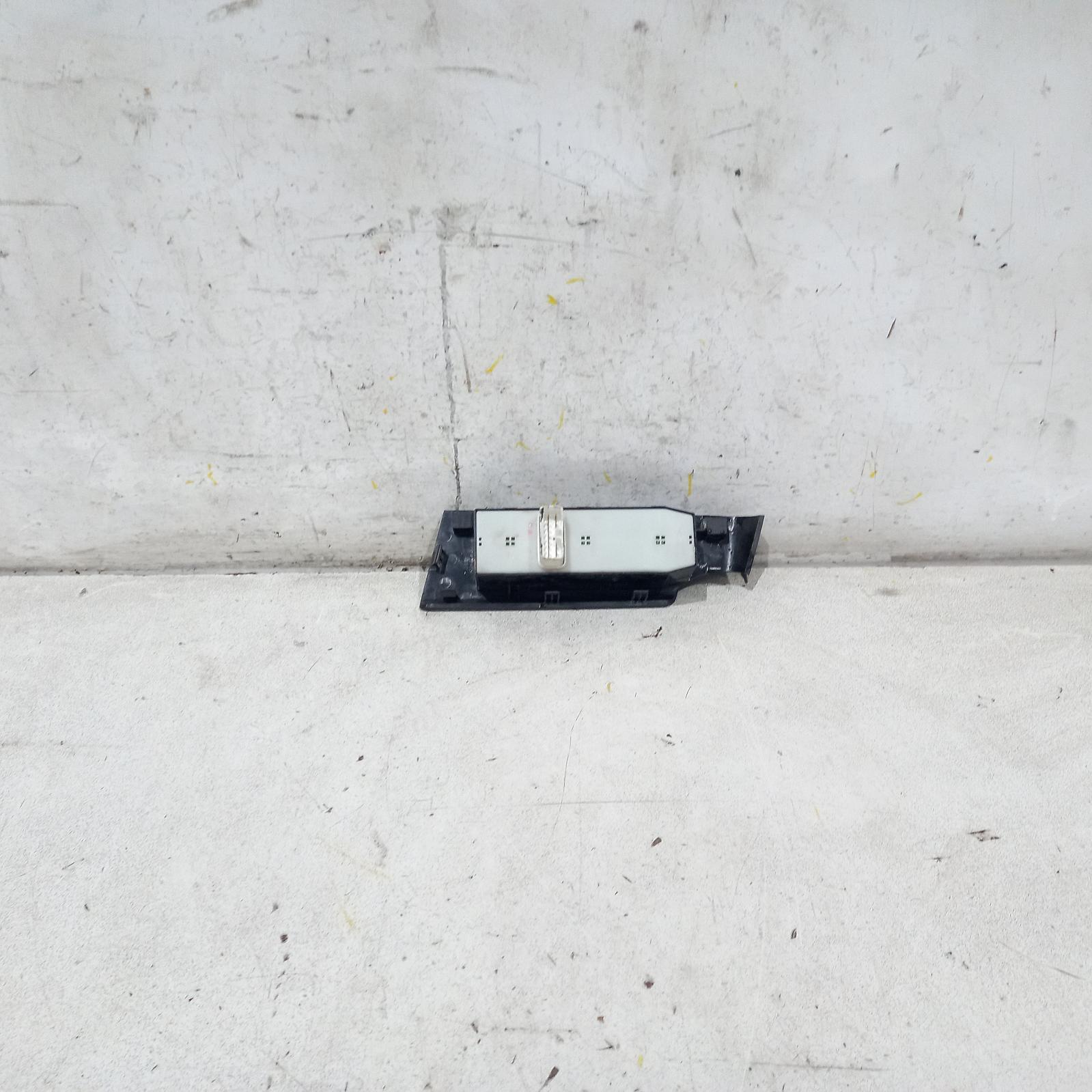 Barina Power Door Window Switch 2005-2012 rh front (master swtch),sedan,tk,12/05-12/12 00018429 #519193