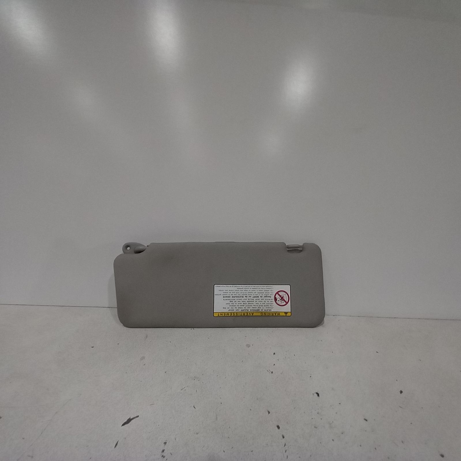 Hilux Sunvisor 2005-2015 rh side,02/05-08/15 00018524 #520105