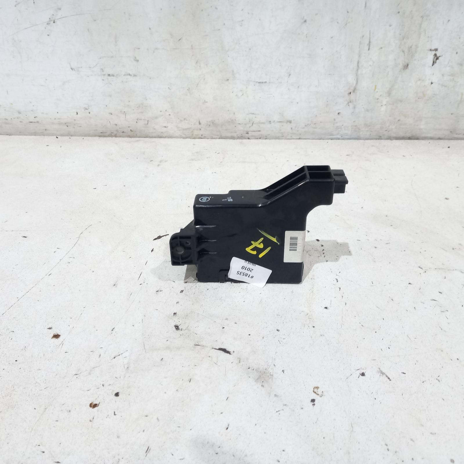 Hilux Miscellaneous Switch Relay 2005-2015 a/c amplifier,non climate control type,p/n 886500k010 (heater box mounted),02/05-08/15 00018535 #521269