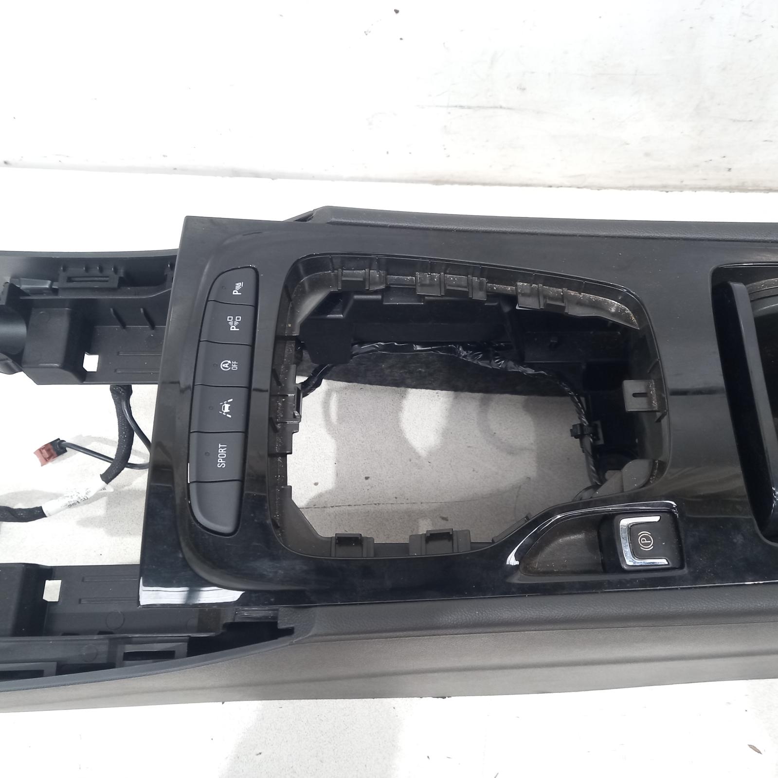 Commodore Console 2017-2020 console assy,cloth/sport,rs,bz,10/17-12/20 00018401 #516623