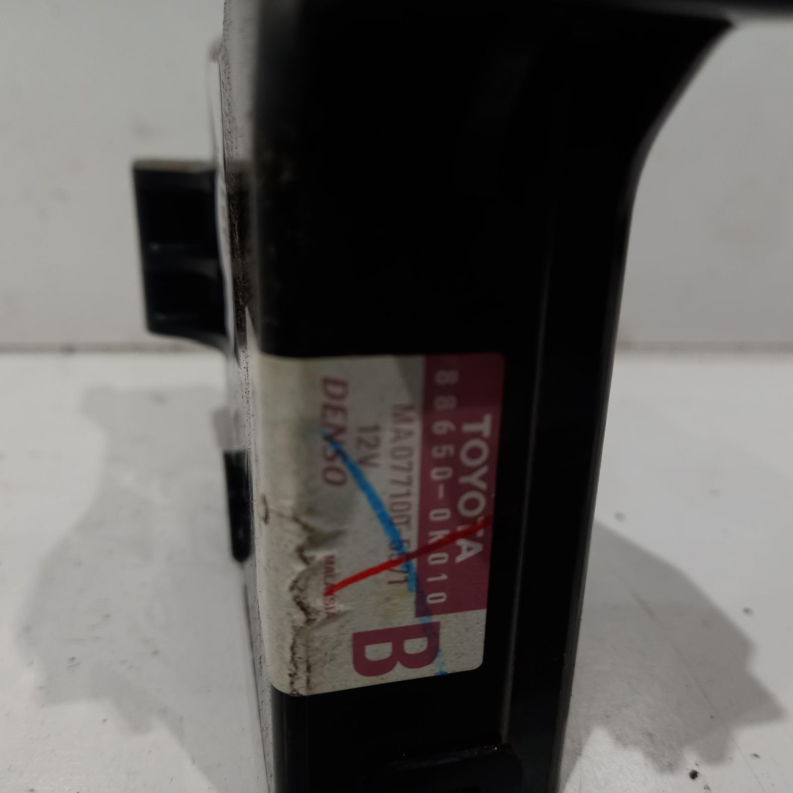 Hilux Miscellaneous Switch Relay 2005-2015 a/c amplifier,non climate control type,p/n 886500k010 (heater box mounted),02/05-08/15 00018571 #524827