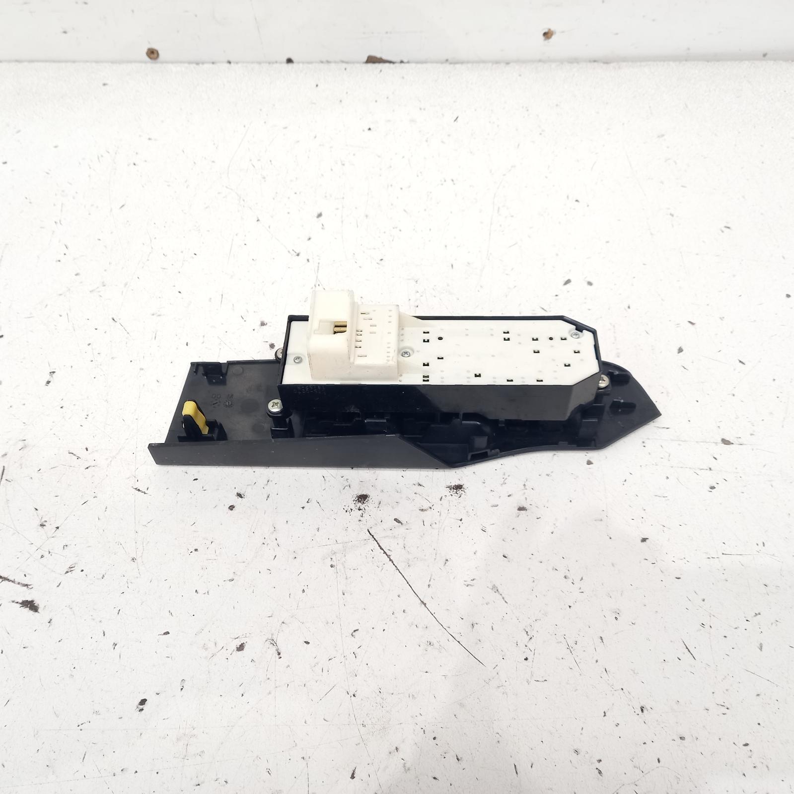 Corolla Power Door Window Switch 2015-2018 rh front (master switch),zre182r,hatch,standard,03/15-06/18 00018402 #531284