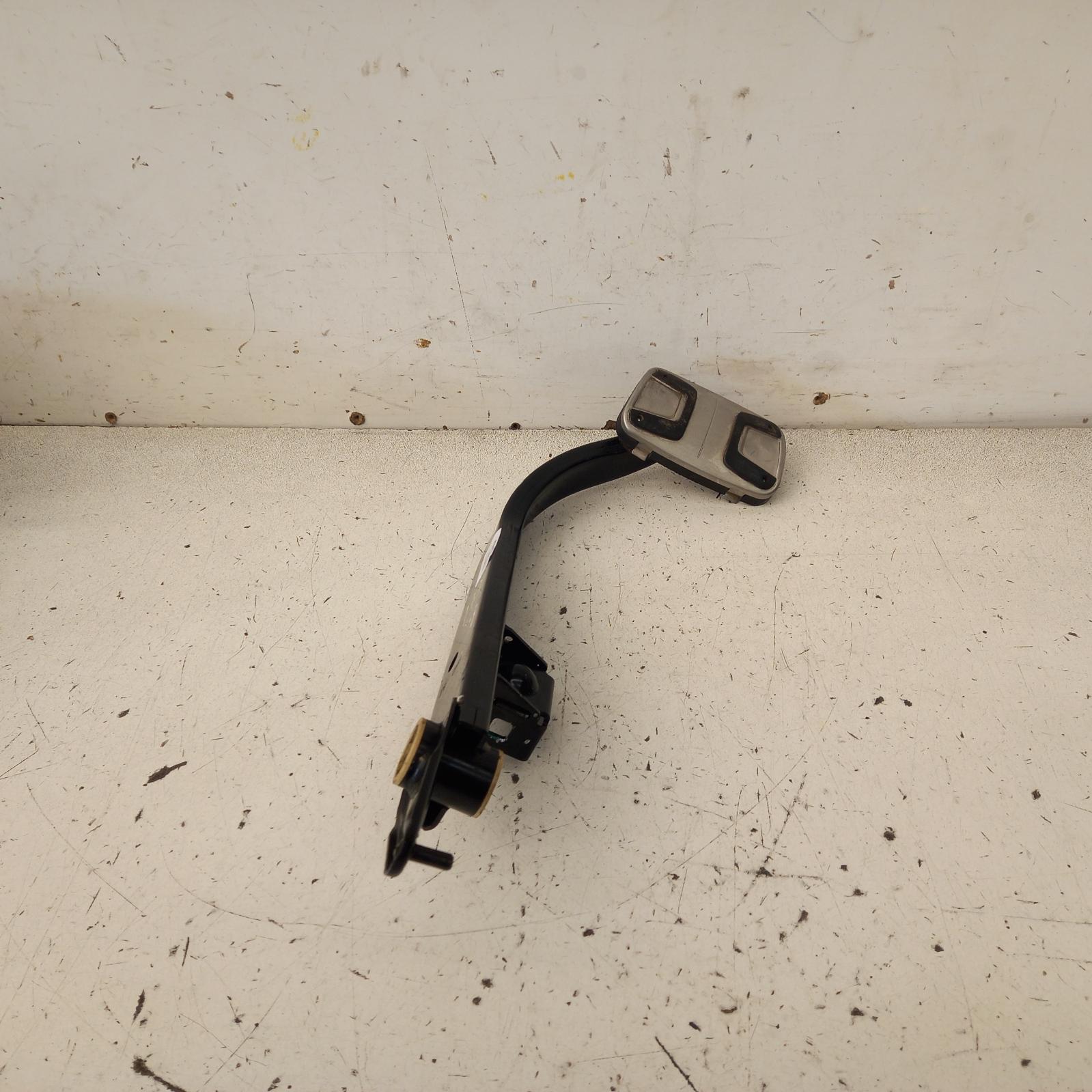 536060, Used pedal assembly for 2015 barina brake pedal, tm, 09/1112/18