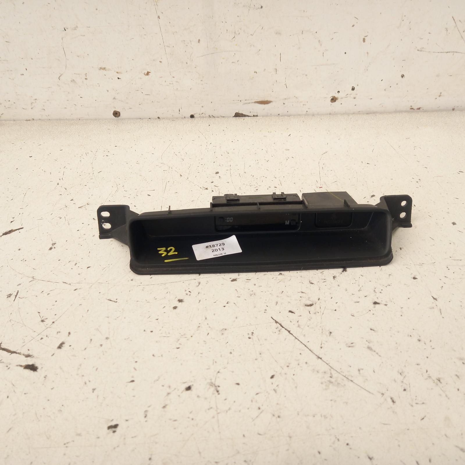 Hilux Clock 2005-2015 digital dash clock,non temperature type,03/05-08/15 00018729 #541096